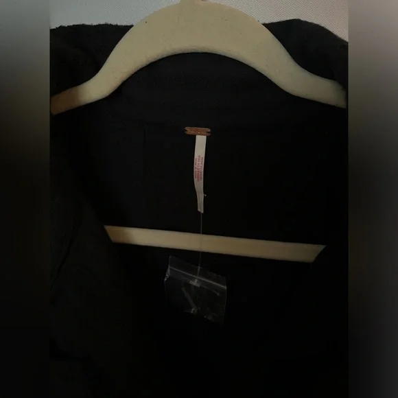 NWOT FREE PEOPLE Stay Cool Set In Black MSRP $98 Size L - Picture 8 of 16